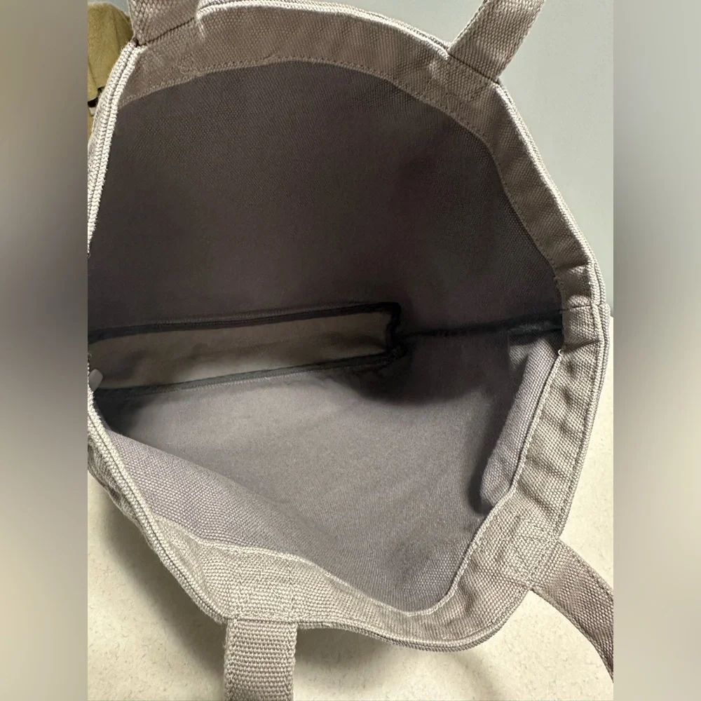 Louis Vuitton Fondation Paris Limited Edition Tote Bag Cotton Grey Unisex - Picture 10 of 11